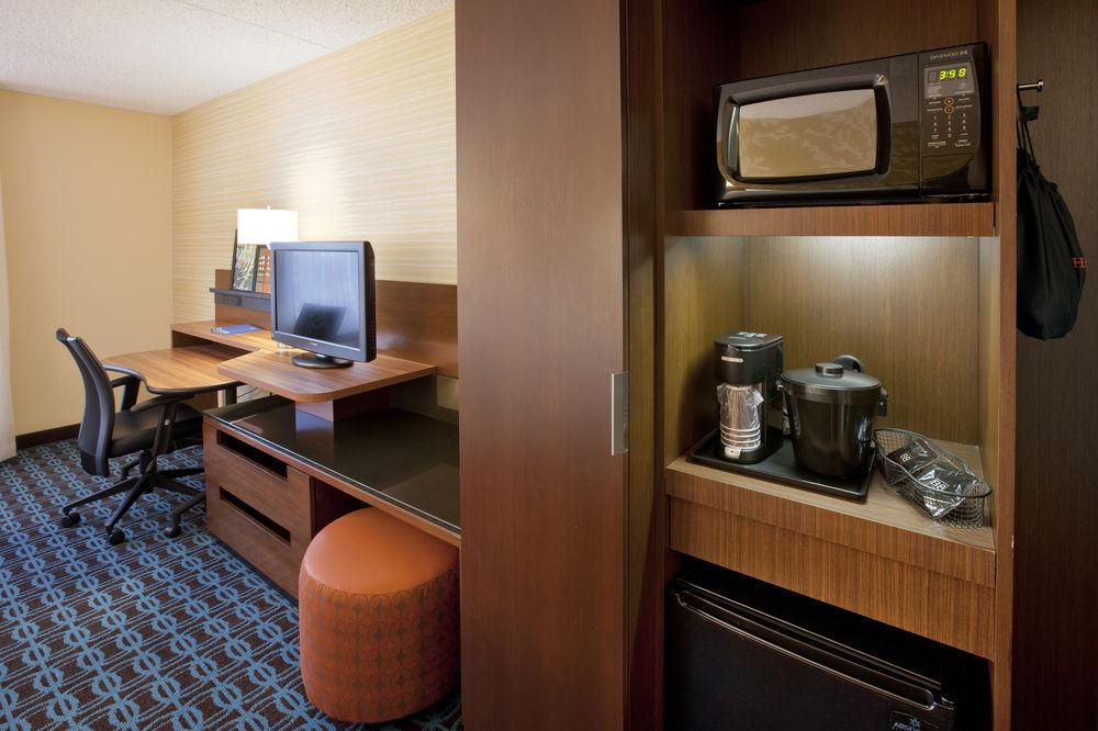 Fairfield Inn By Marriott East Rutherford Meadowlands מראה חיצוני תמונה