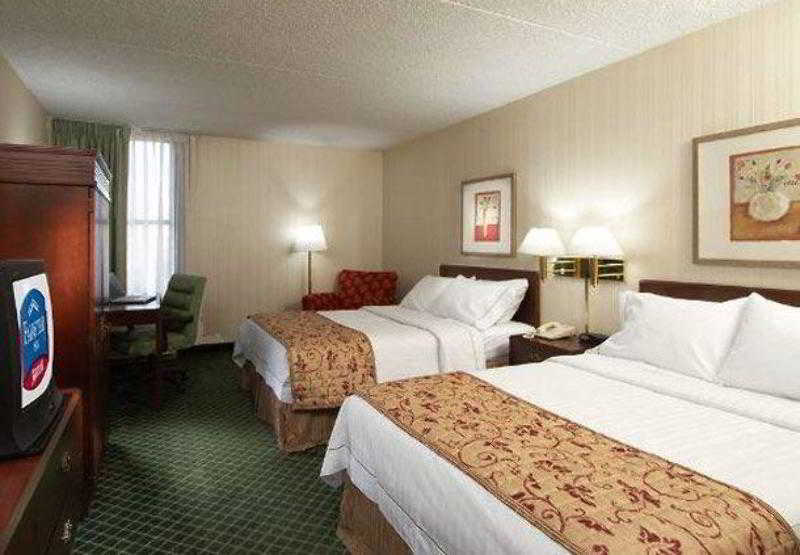 Fairfield Inn By Marriott East Rutherford Meadowlands מראה חיצוני תמונה